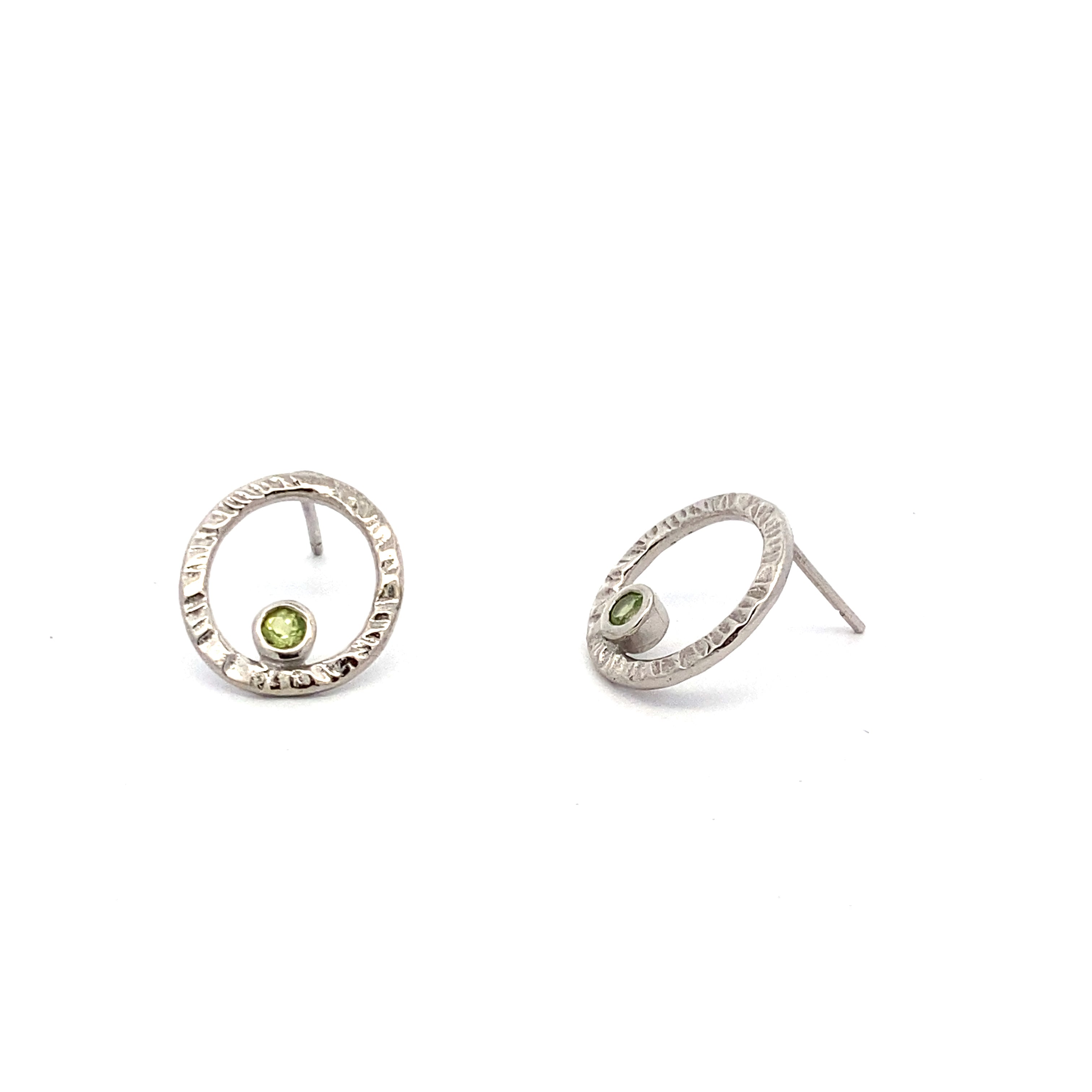 Q Post Earrings Silver, White Rhodium