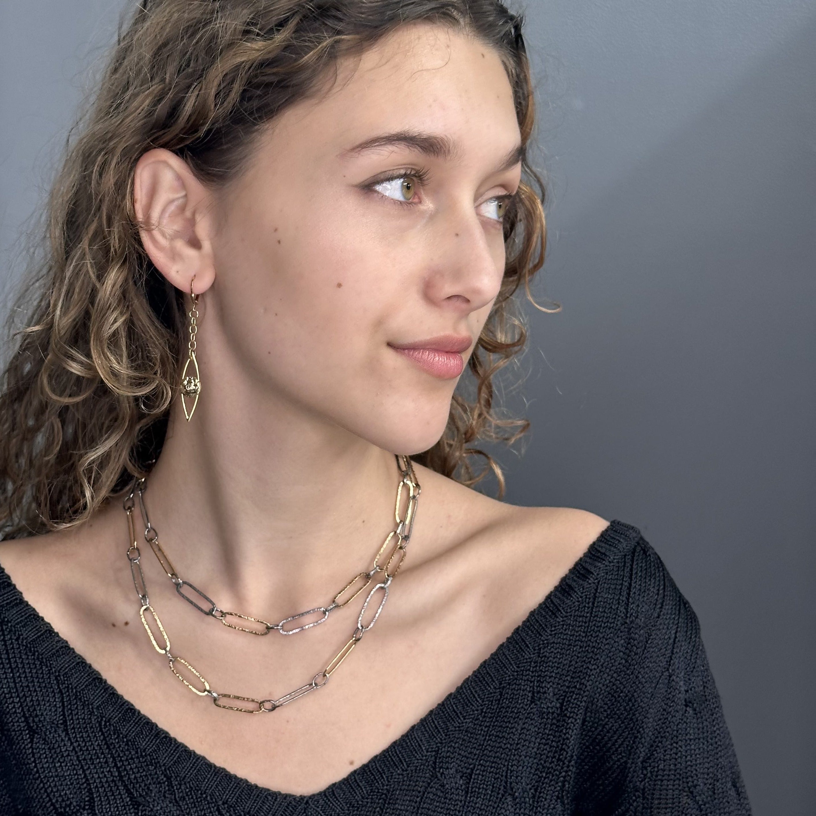 Handmade Chain - Black and Gold Textured Oval