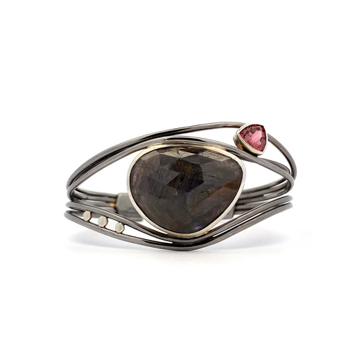 BRZ SAPH PINK TU RUK G BEZEL CUFF - Q Evon Fine Jewelry