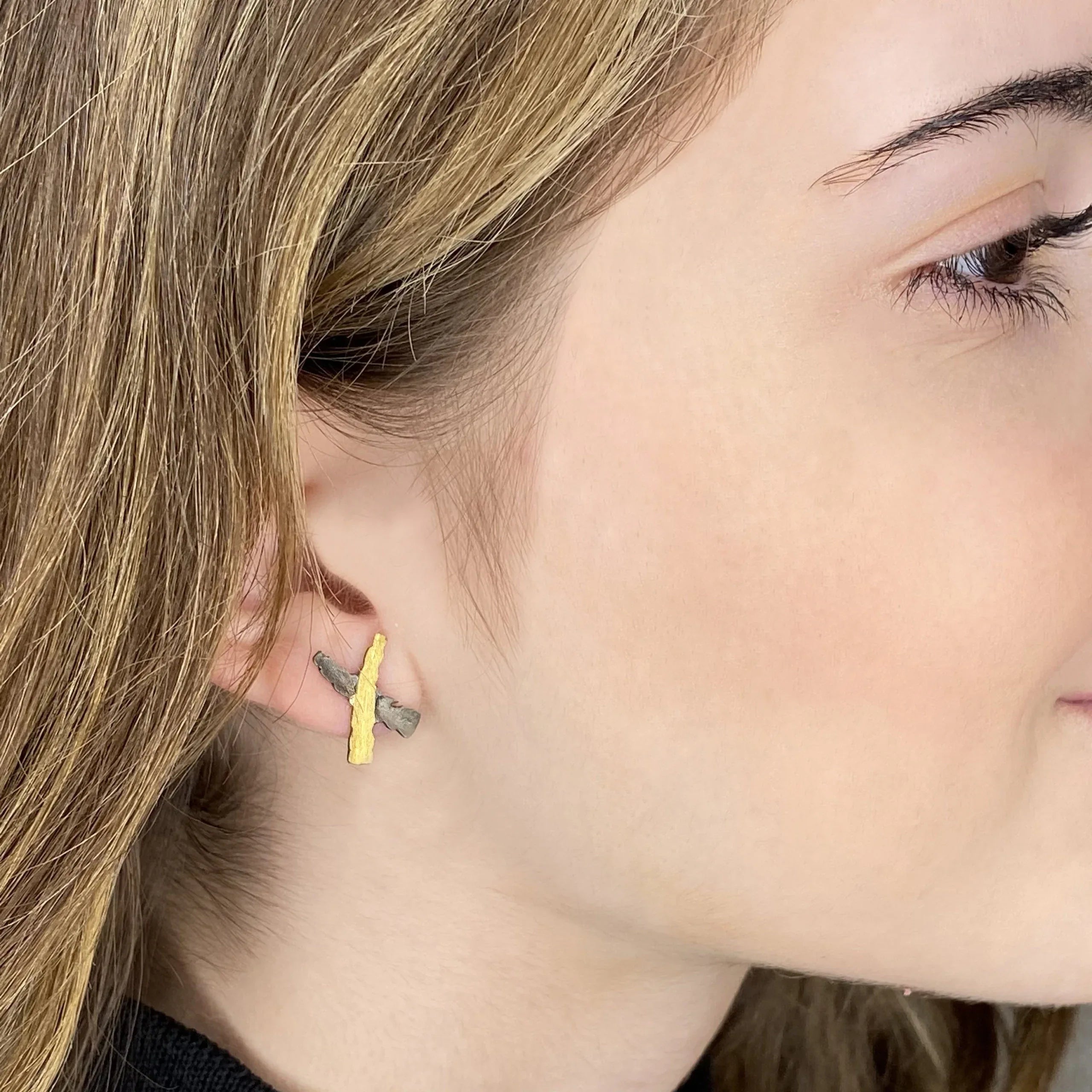Kiss Me Black and Gold Earrings - Q Evon Fine Jewelry