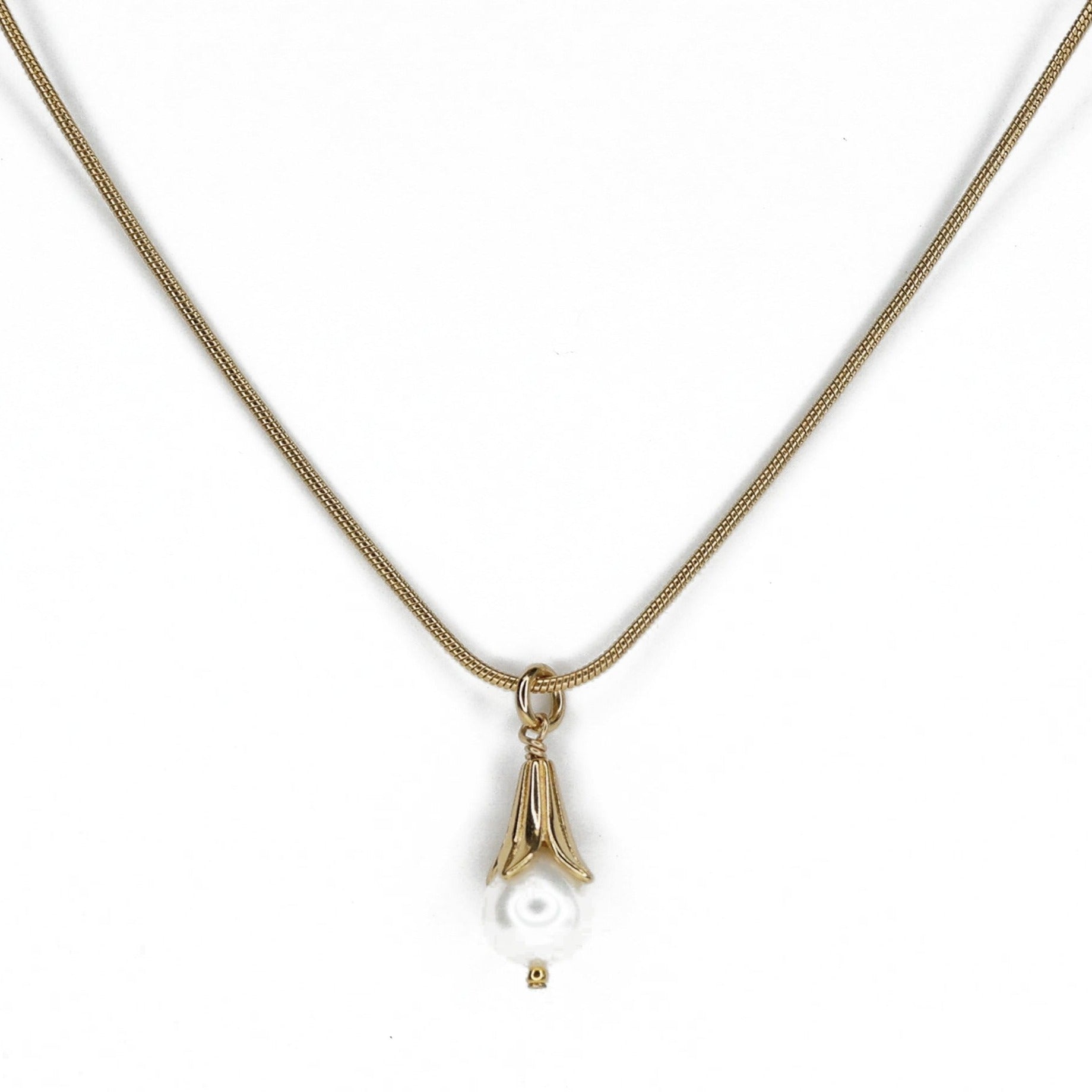 Lily Cap Teardrop Pearl, Gold