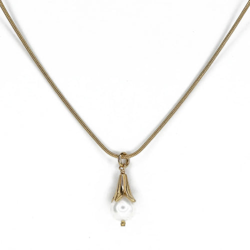 Lily Cap Teardrop Pearl, Gold - Q Evon Fine Jewelry