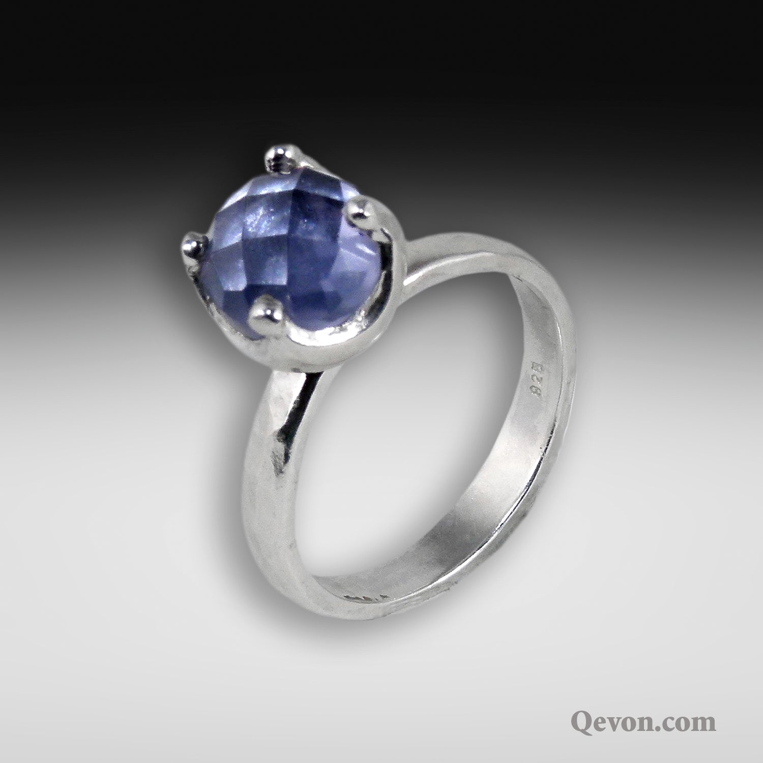 Bonbon Ring - Iolite Gumball